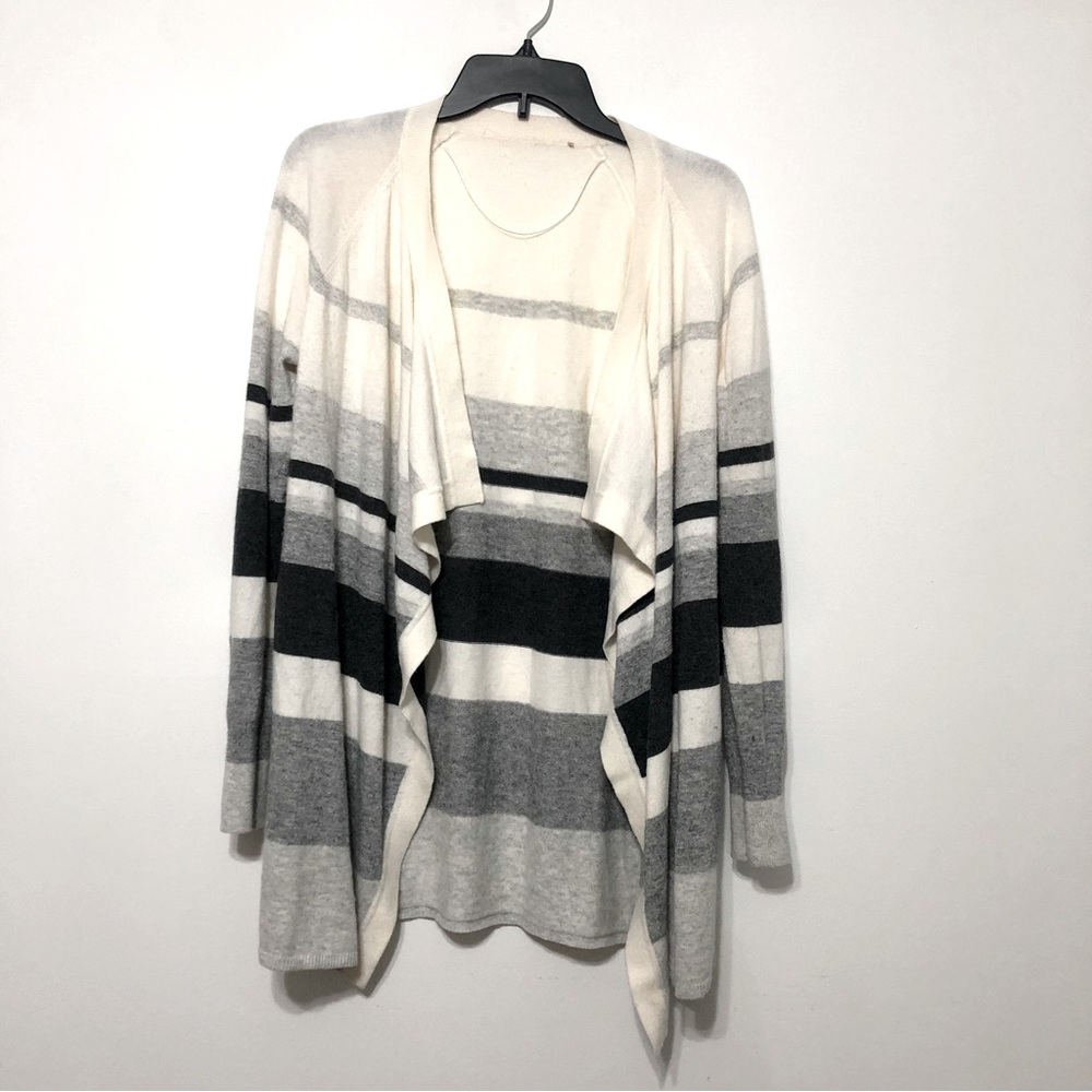 Woman’s Long Sleeve Open Front Cardigan Sz XS